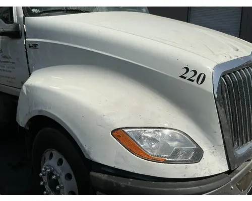 INTERNATIONAL LT625 Hood