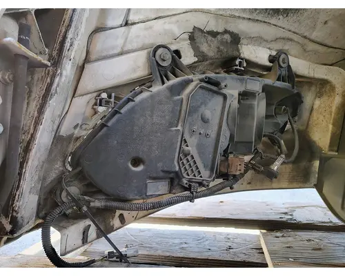 INTERNATIONAL LT625 Hood
