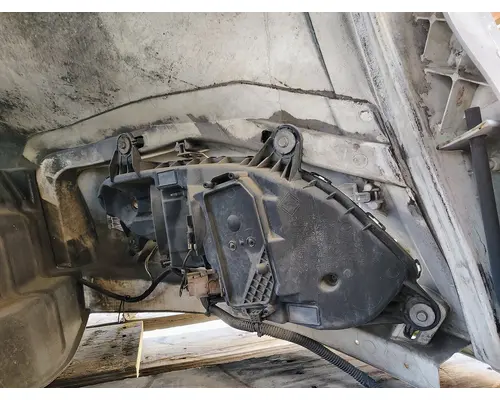 INTERNATIONAL LT625 Hood