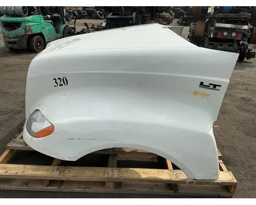 INTERNATIONAL LT625 Hood