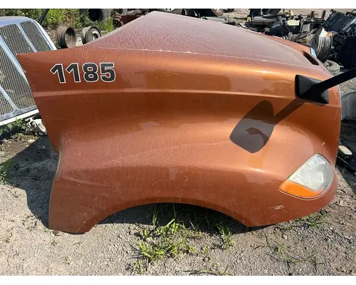 INTERNATIONAL LT625 Hood