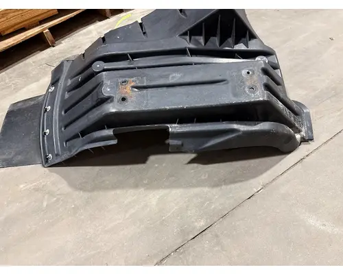 INTERNATIONAL LT625 Inner Fender