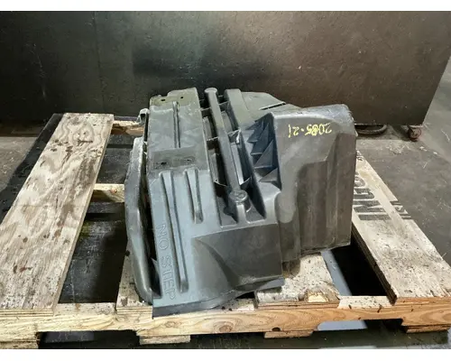 INTERNATIONAL LT625 Inner Fender