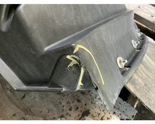 INTERNATIONAL LT625 Inner Fender