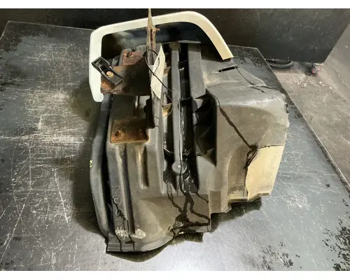 INTERNATIONAL LT625 Inner Fender