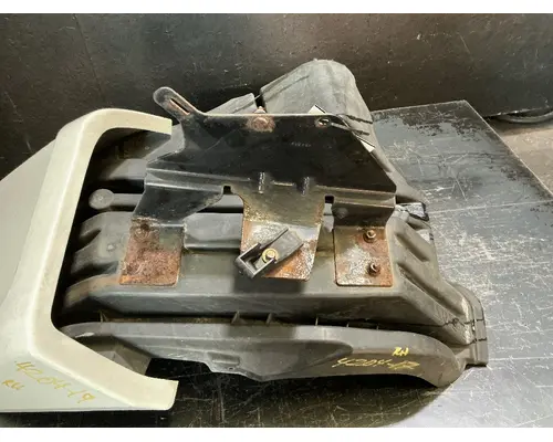 INTERNATIONAL LT625 Inner Fender