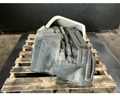 INTERNATIONAL LT625 Inner Fender