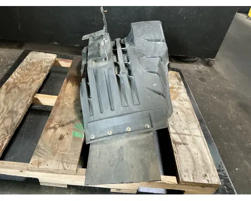 INTERNATIONAL LT625 Inner Fender