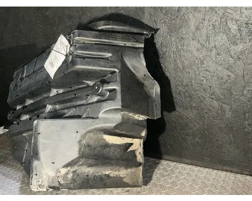 INTERNATIONAL LT625 Inner Fender