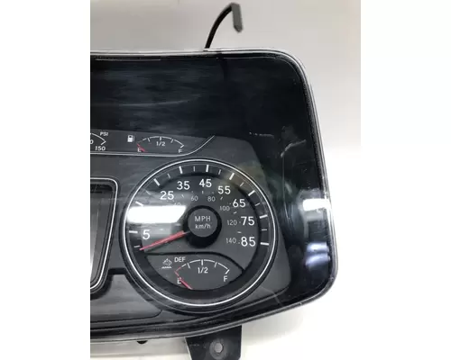 INTERNATIONAL LT625 Instrument Cluster