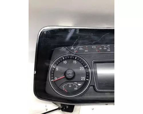 INTERNATIONAL LT625 Instrument Cluster