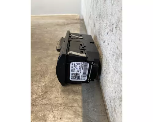 INTERNATIONAL LT625 Instrument Cluster