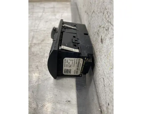 INTERNATIONAL LT625 Instrument Cluster