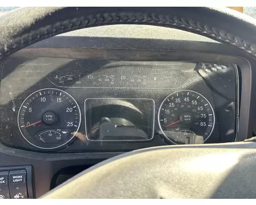 INTERNATIONAL LT625 Instrument Cluster