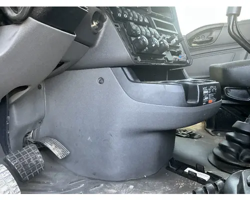 INTERNATIONAL LT625 Kick Panel, Interior