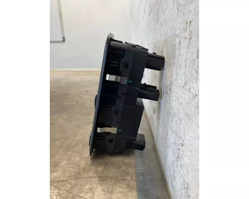 INTERNATIONAL LT625 Power Window Motor