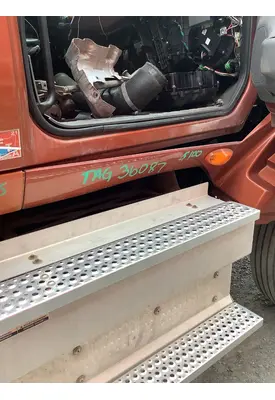 INTERNATIONAL LT625 ROCKER PANEL 