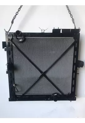 INTERNATIONAL LT625 Radiator