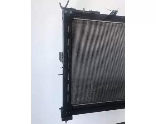 INTERNATIONAL LT625 Radiator