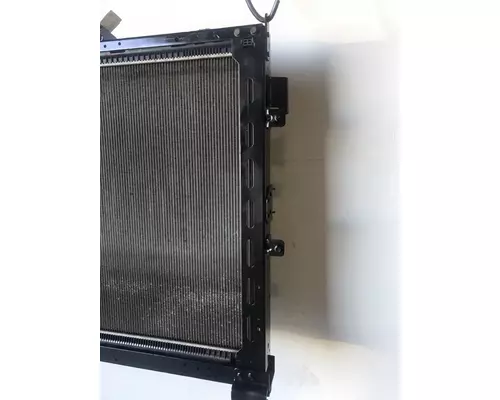 INTERNATIONAL LT625 Radiator