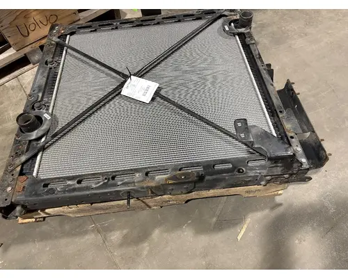 INTERNATIONAL LT625 Radiator