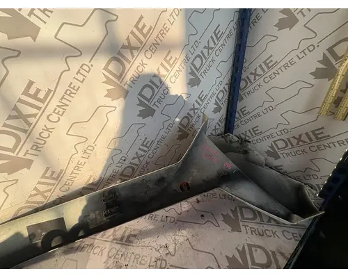 INTERNATIONAL LT625 Rocker Panel Moulding