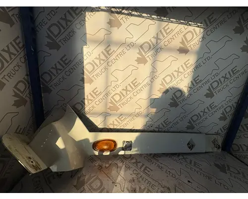 INTERNATIONAL LT625 Rocker Panel Moulding