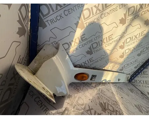 INTERNATIONAL LT625 Rocker Panel Moulding