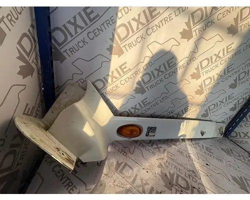 INTERNATIONAL LT625 Rocker Panel Moulding