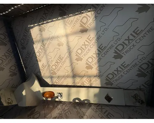 INTERNATIONAL LT625 Rocker Panel Moulding