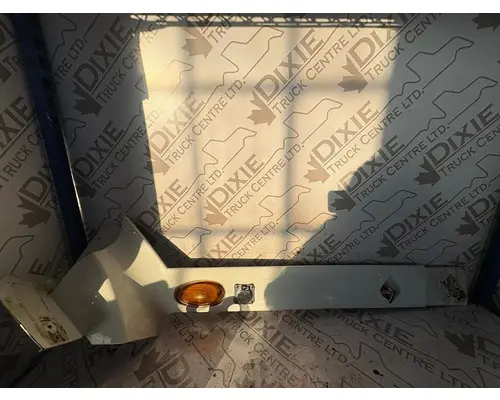 INTERNATIONAL LT625 Rocker Panel Moulding