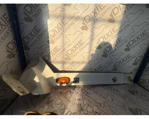 INTERNATIONAL LT625 Rocker Panel Moulding