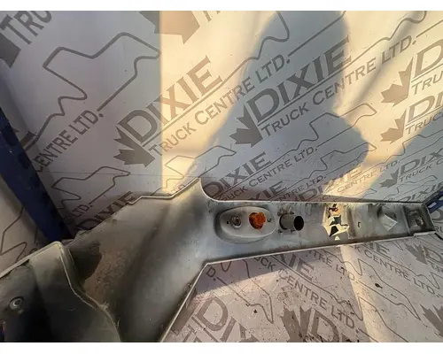 INTERNATIONAL LT625 Rocker Panel Moulding