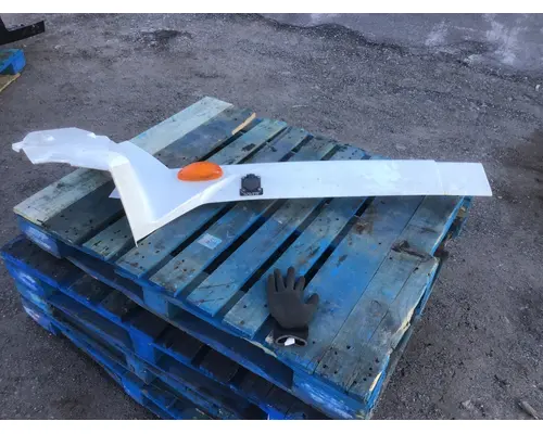 INTERNATIONAL LT625 Rocker Panel