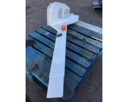 INTERNATIONAL LT625 Rocker Panel