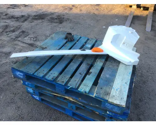 INTERNATIONAL LT625 Rocker Panel