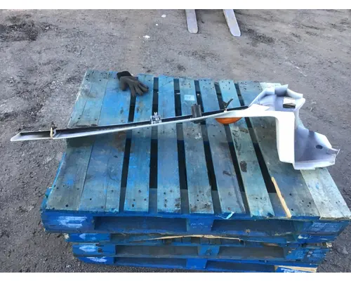 INTERNATIONAL LT625 Rocker Panel