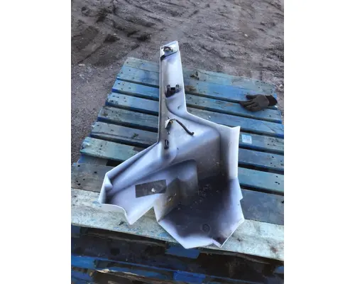 INTERNATIONAL LT625 Rocker Panel