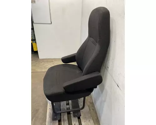 INTERNATIONAL LT625 Seat, Front