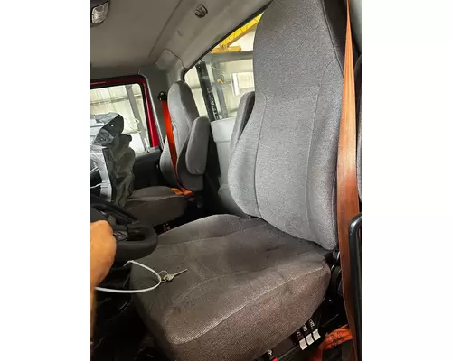 INTERNATIONAL LT625 Seat, Front