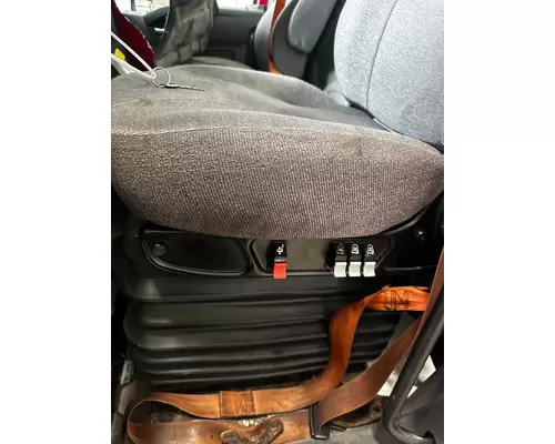 INTERNATIONAL LT625 Seat, Front