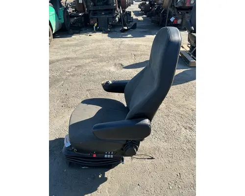 INTERNATIONAL LT625 Seat, Front