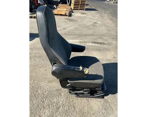 INTERNATIONAL LT625 Seat, Front
