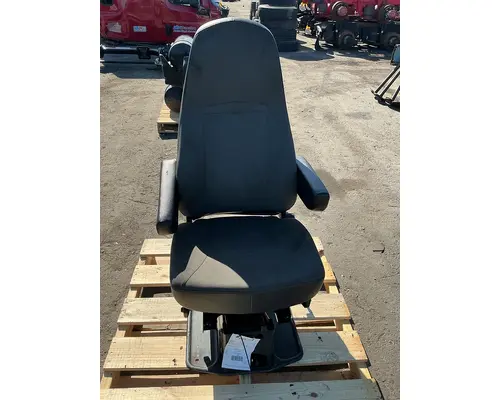 INTERNATIONAL LT625 Seat, Front