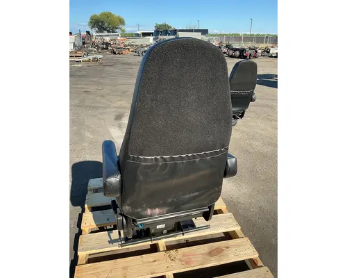 INTERNATIONAL LT625 Seat, Front