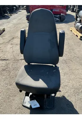 INTERNATIONAL LT625 Seat, Front