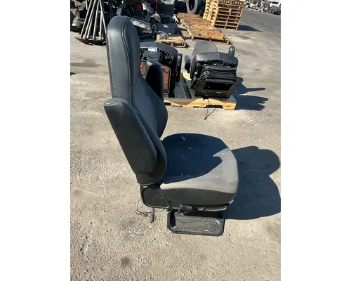 INTERNATIONAL LT625 Seat, Front