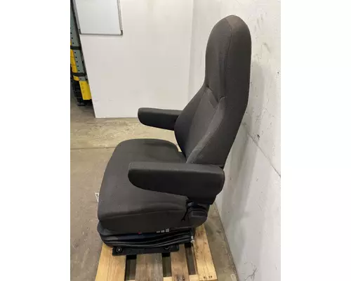 INTERNATIONAL LT625 Seat