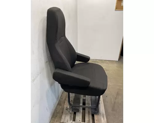 INTERNATIONAL LT625 Seat