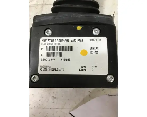INTERNATIONAL LT625 Shift Lever 412